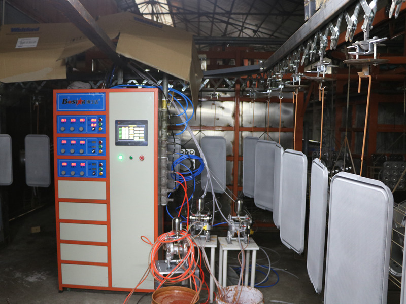 水性陶瓷漆靜電噴槍_自動(dòng)靜電噴涂設(shè)備