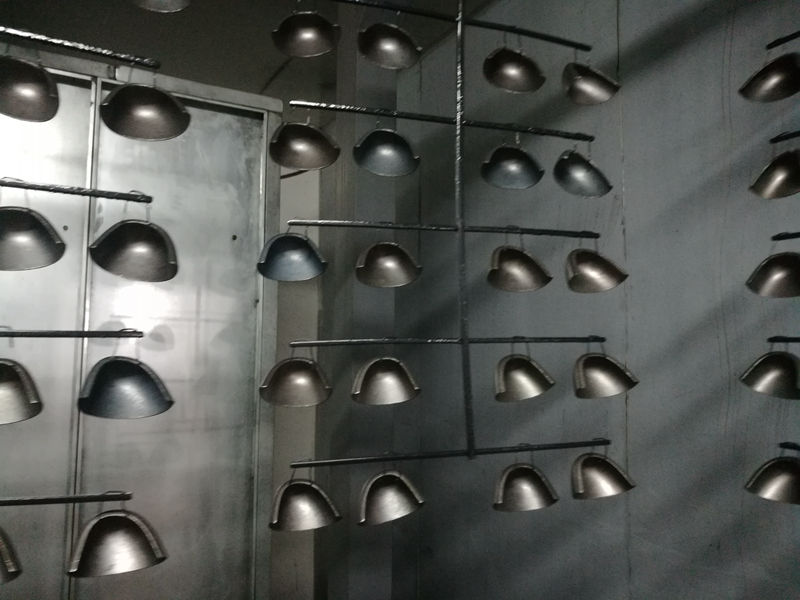 安全鞋鋼包頭自動(dòng)靜電噴粉涂裝線(xiàn)