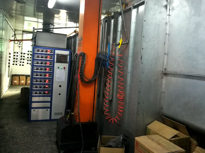 安全鞋鋼包頭自動(dòng)靜電噴粉涂裝線(xiàn)